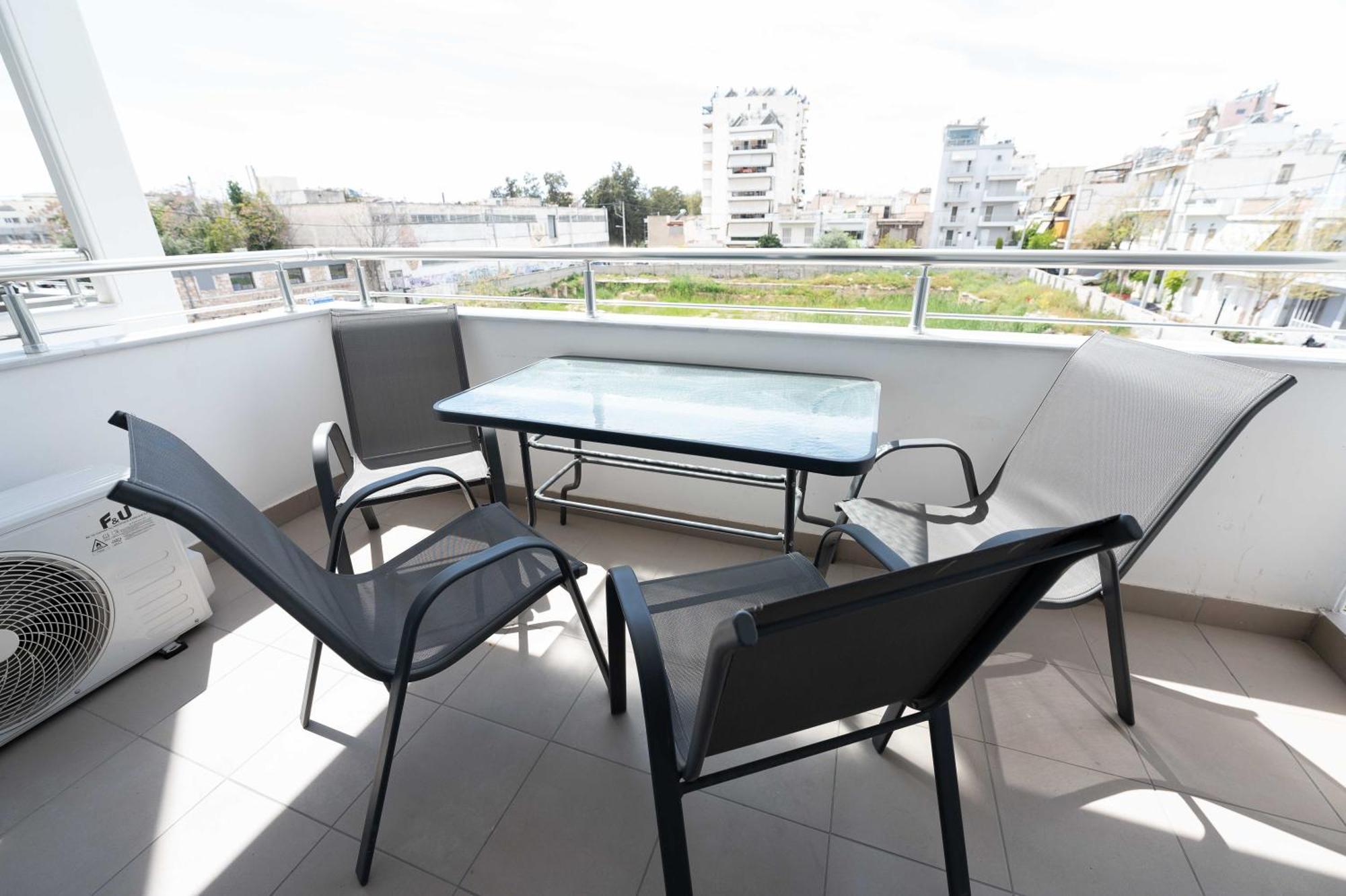 Modern Spacious Apartment Located In פיראוס מראה חיצוני תמונה