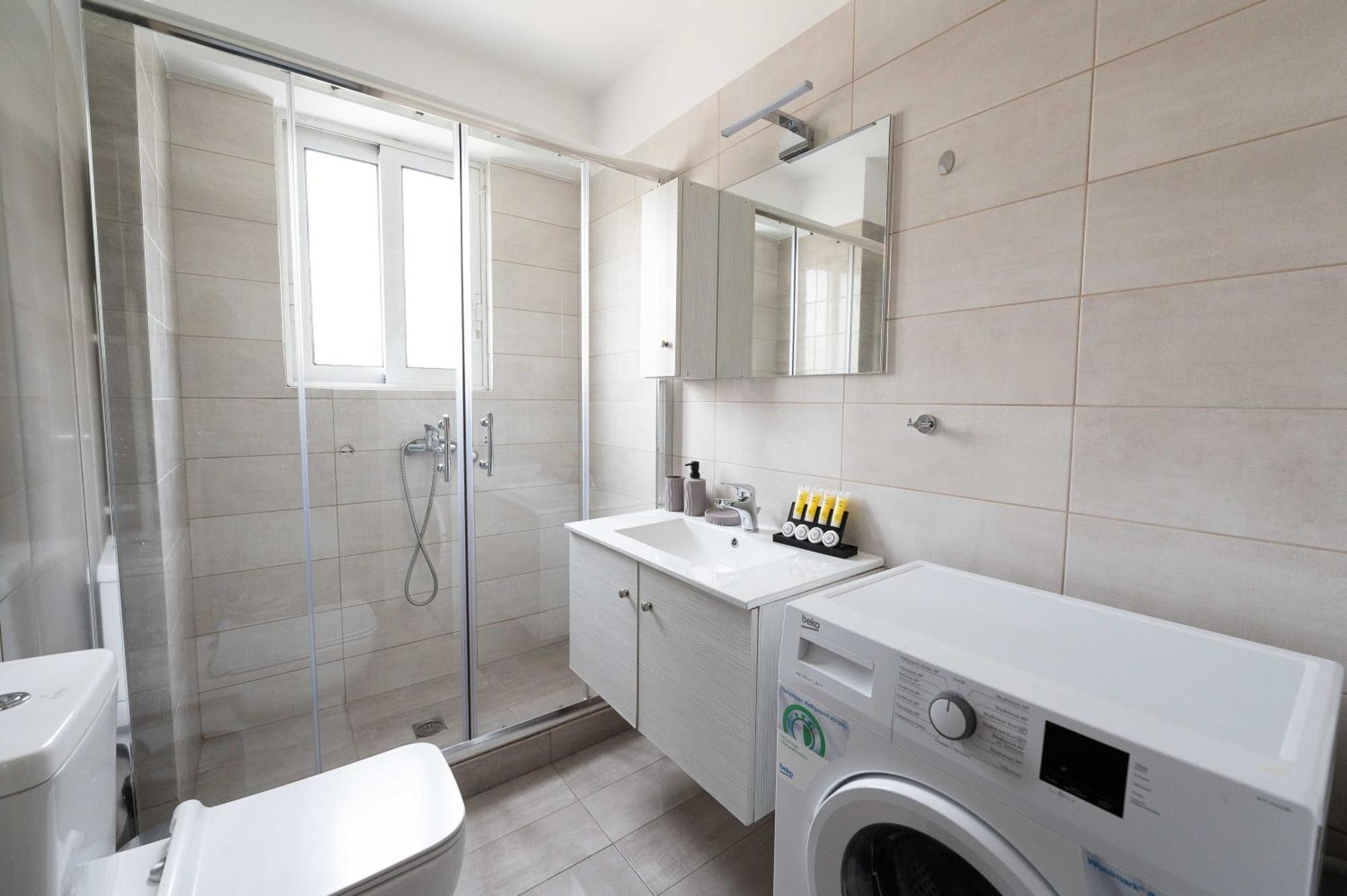 Modern Spacious Apartment Located In פיראוס מראה חיצוני תמונה